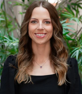 Portrait of Micayla Glennie, Agent.